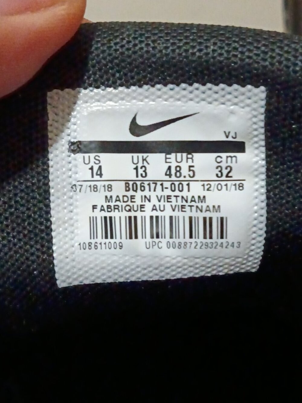 Nike Air Max 270 Men's Size 14 US BQ6171-001 Black White Leather Athletic Shoes - Picture 2 of 13